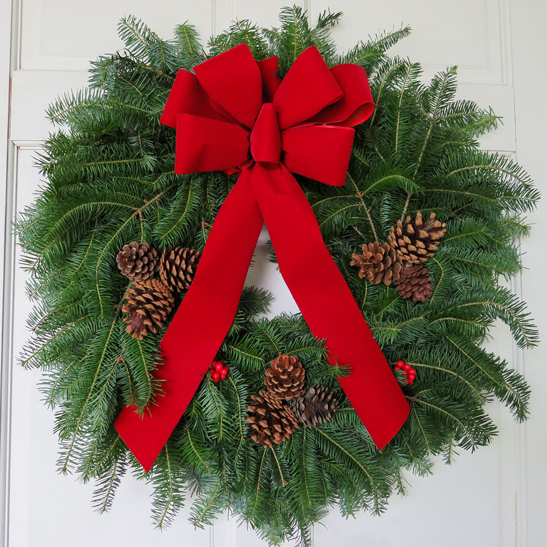 22 inch traditional wreath on white door