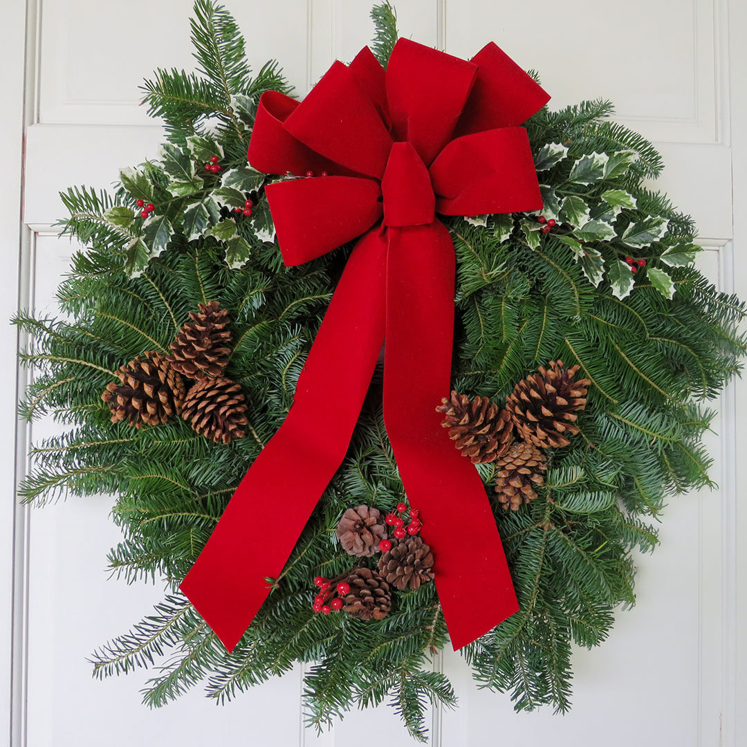 winnipesaukee wreath on white door